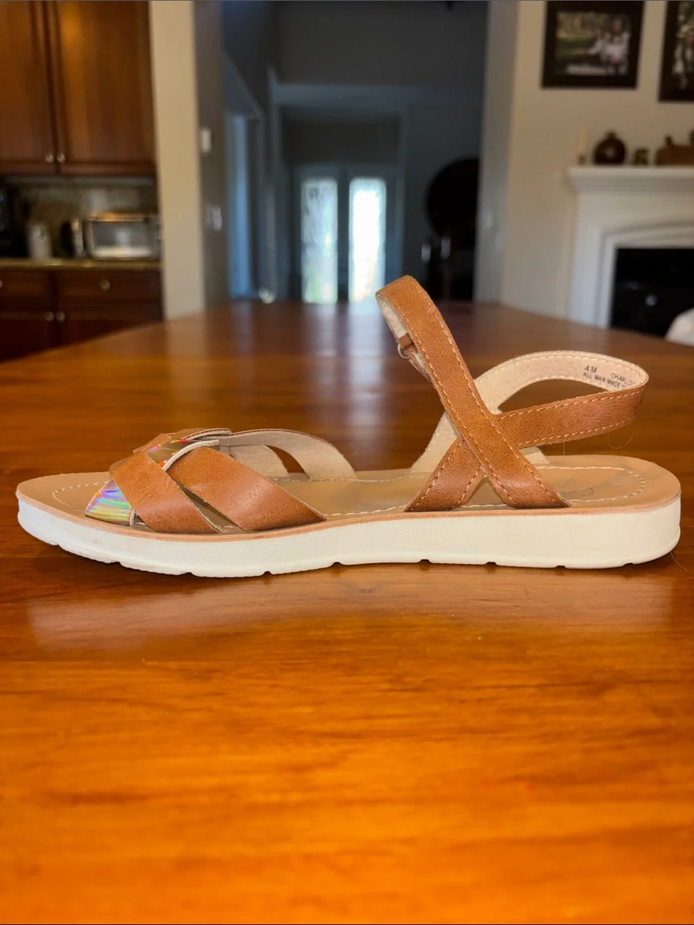 CROWN VINTAGE GIRLS SANDALS EUC SIZE 4 CHARLOTTE BROWN IRIDESCENT STRAPPY BOHO🤎